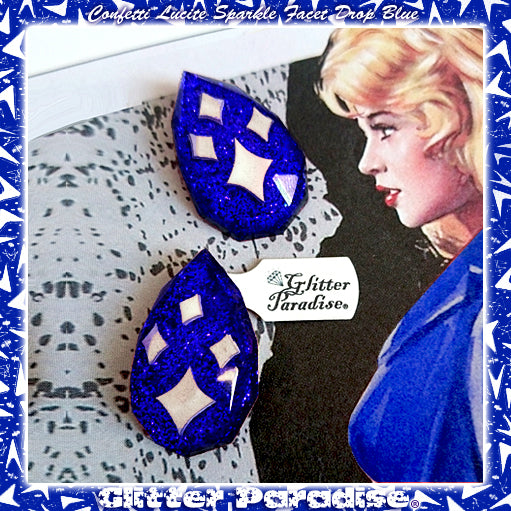 Necklace: Lucite Sparkle Heart & Pearls