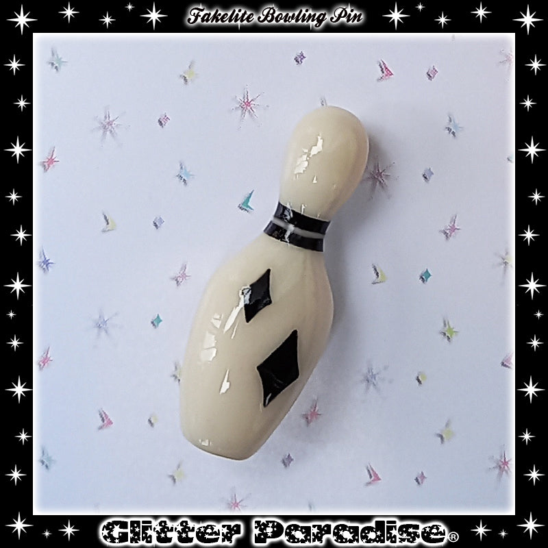 Brooch: Fakelite Bowling Pin