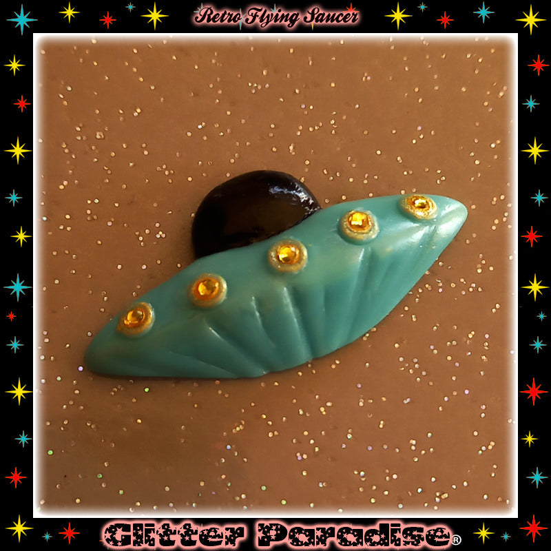Broche : Retro Flying Saucer
