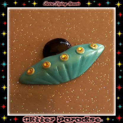 Broche : Retro Flying Saucer