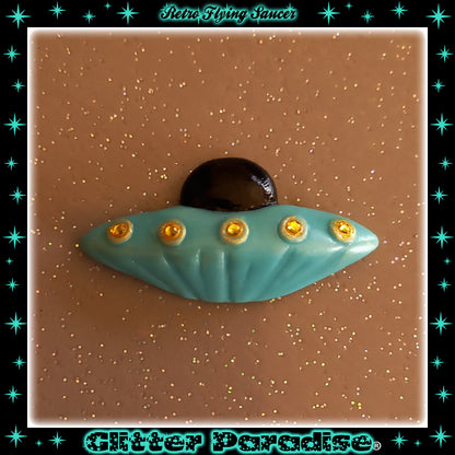 Broche : Retro Flying Saucer