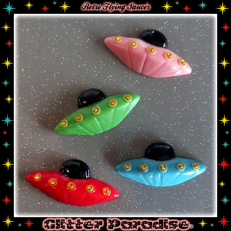 Broche : Retro Flying Saucer