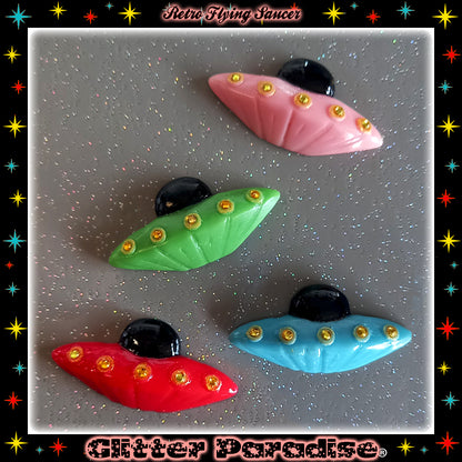 Broche : Retro Flying Saucer