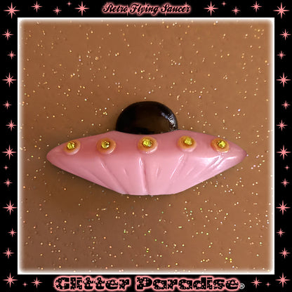 Broche : Retro Flying Saucer