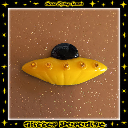 Broche : Retro Flying Saucer