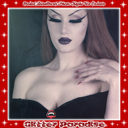 Brooch: Vampire Kiss