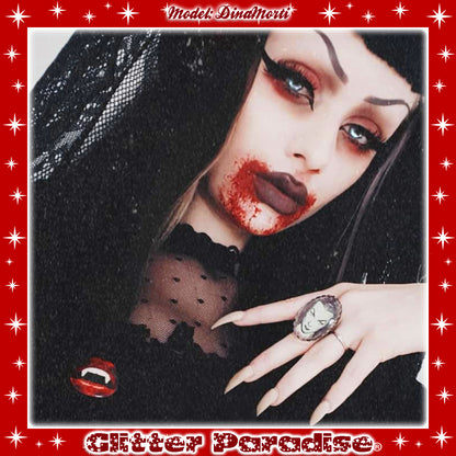 Brooch: Vampire Kiss