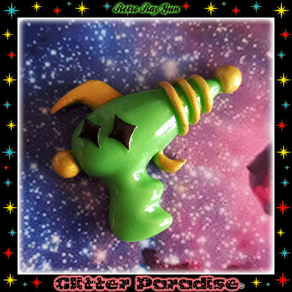 Brooch: Retro Ray Gun