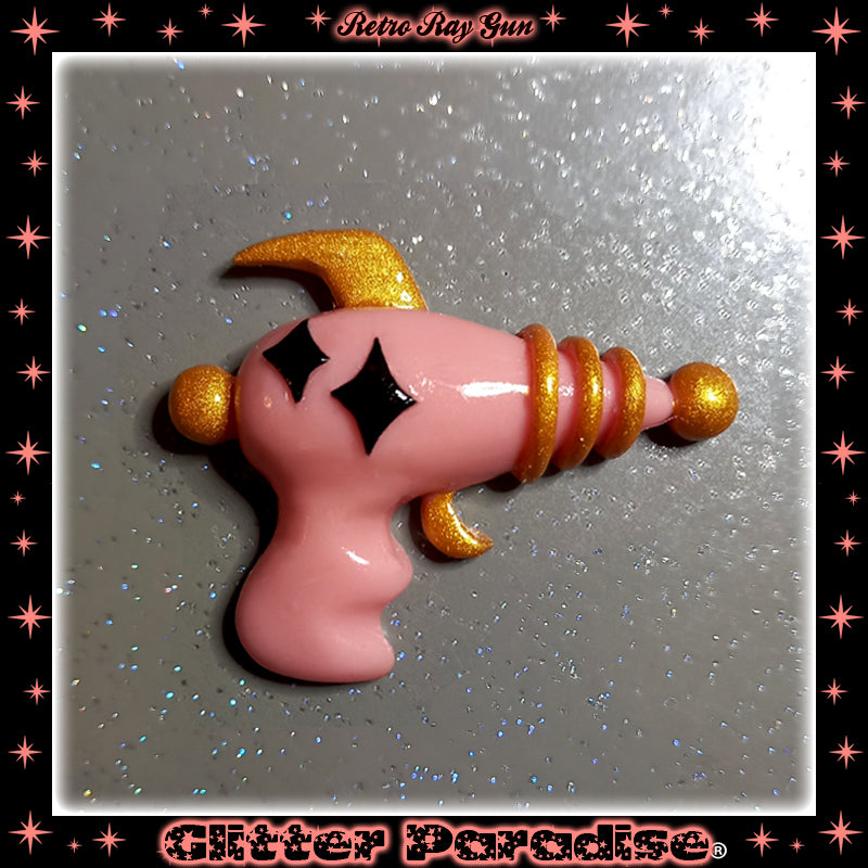 Brooch: Retro Ray Gun