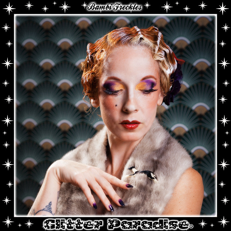 Broche: Greyhound