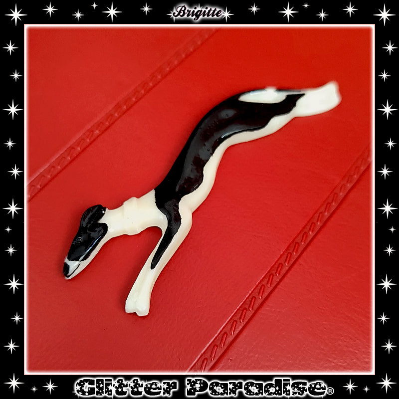 Broche: Greyhound