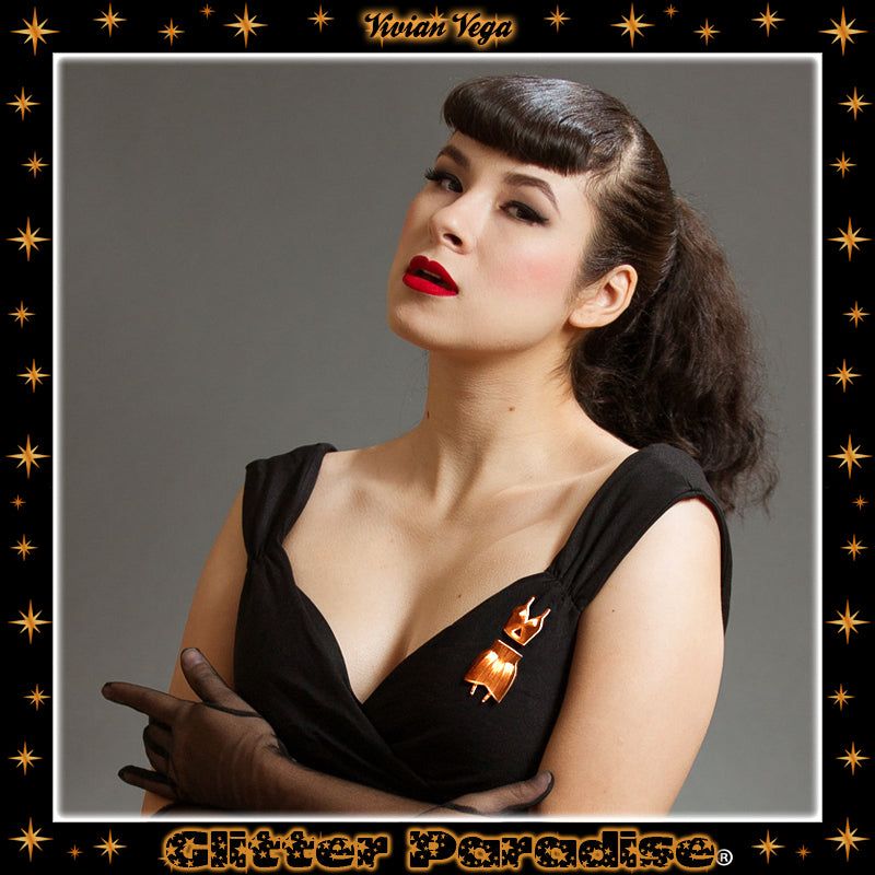 Broche: Bettie's Brassière and Girdles