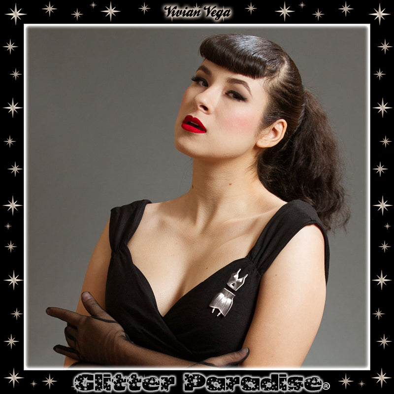 Broche: Bettie's Brassière and Girdles