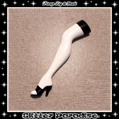 Broche: Pinup Black and White