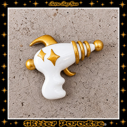 Brooch: Retro Ray Gun